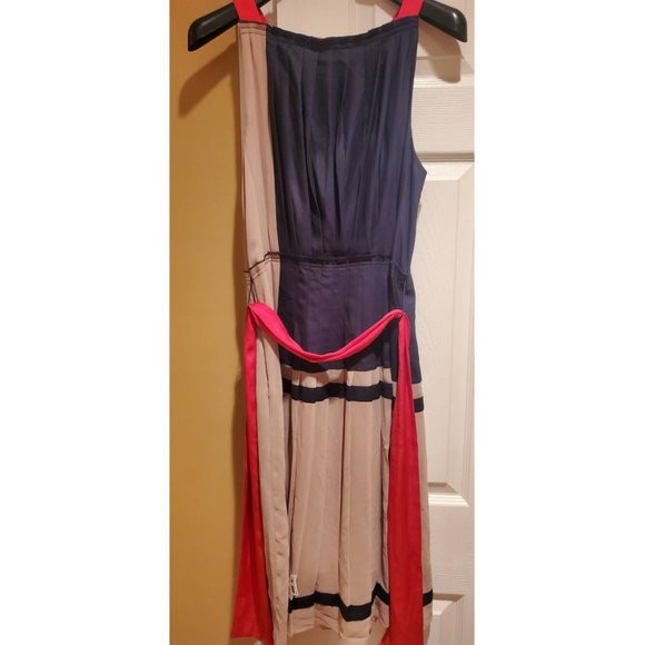 BCBGMAXAZRIA SIZE MEDIUM - Picture 3 of 6